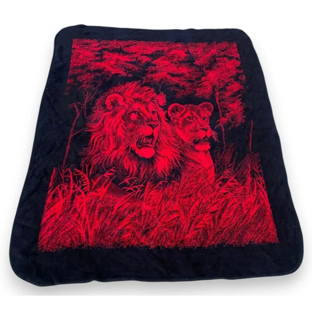 San Marcos Blanket Cobija Black Red Reversible Lion Lions Nature Colorful 70x89